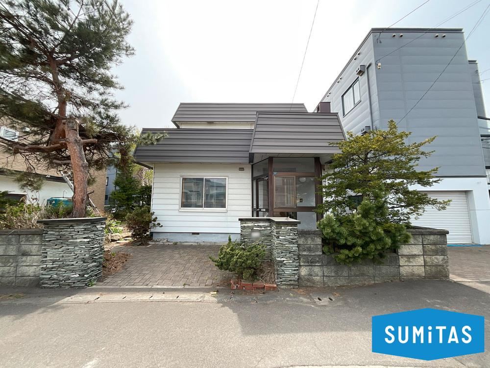 298 m² land in Kita Ward, Sapporo, Hokkaido - Photo 1