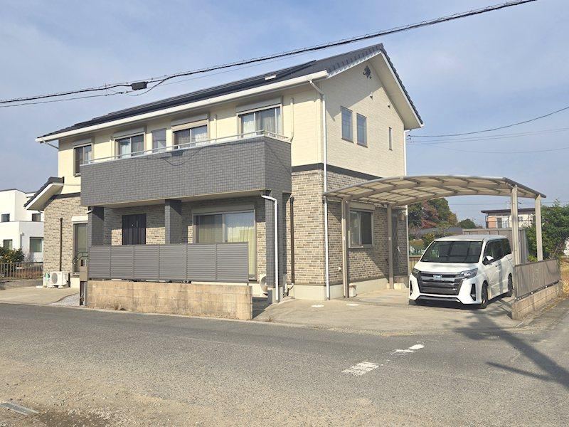 Spacious 6SLDK House with Solar Power in Tsushima - Photo 1