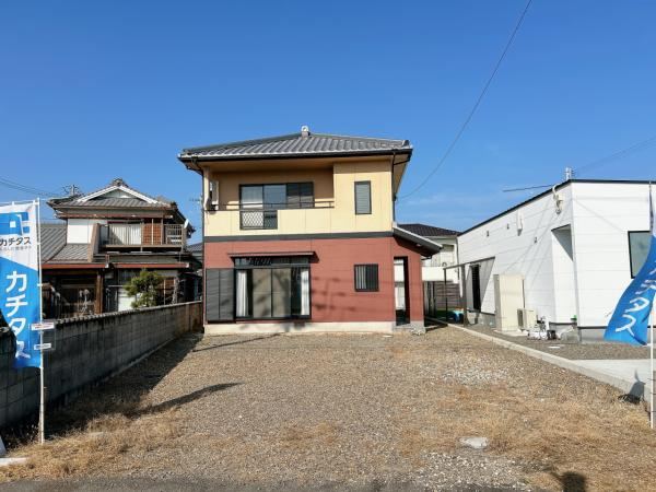 Renovated 4LDK Detached House with Garden in Niihama - Photo 1