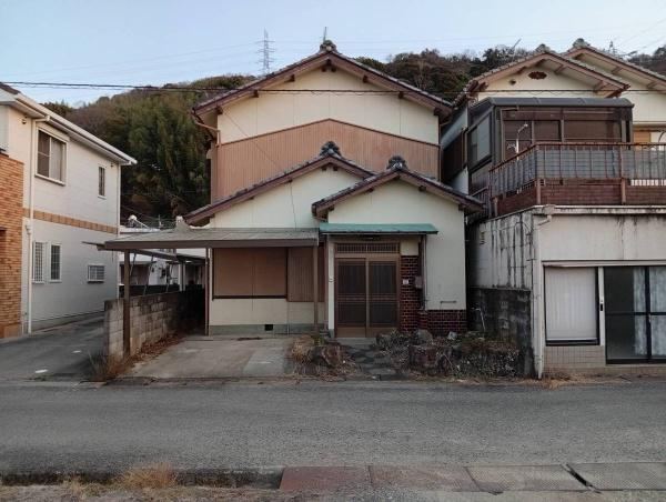 Spacious 7DK House in Wakayama City - Photo 1