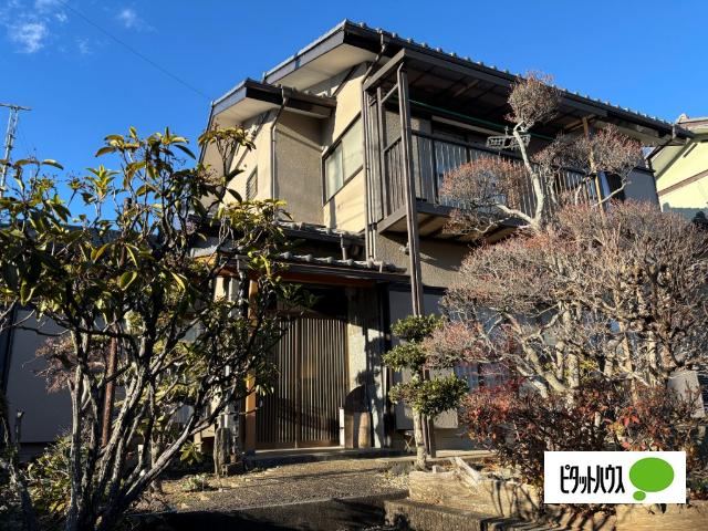 Elegant 4LDK House with Marble Finishes in Hatadate-dai - Photo 1