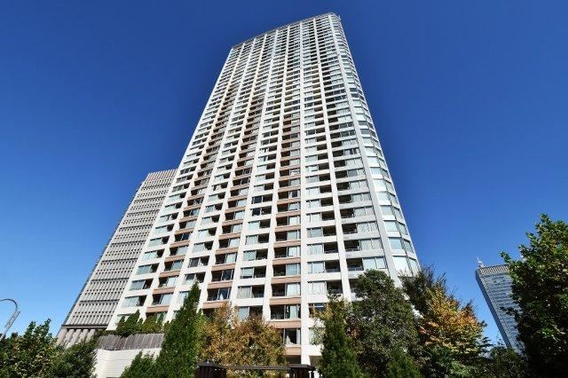 2LDK apartment in Minato Ward, Tokyo - Photo 1