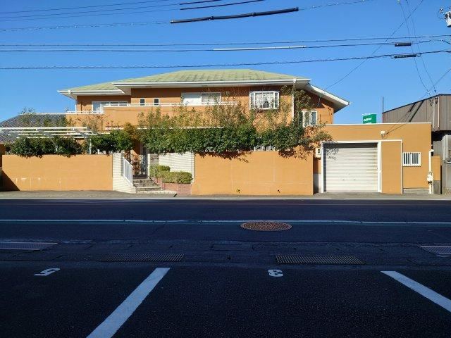 Spacious 6LDK House with Great Sunlight in Fujieda - Photo 1
