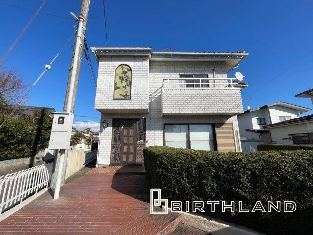 Sunlit 4LDK House with Garden Near Koriyama Interchange - Photo 1