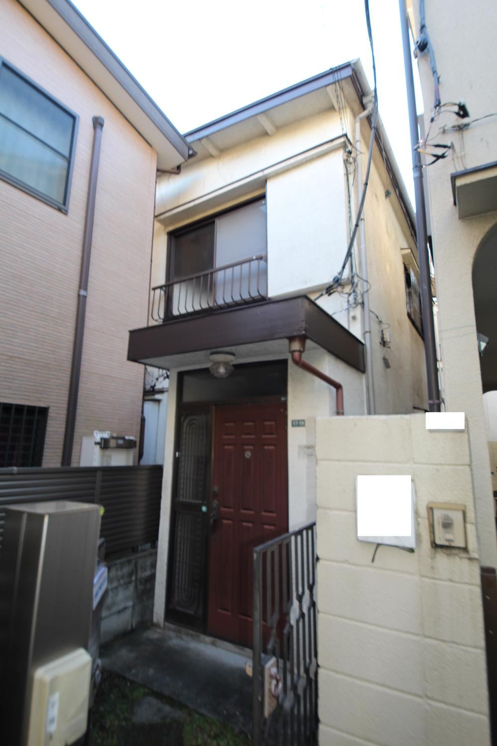 Inviting 4LDK House in Bunkyo, Hon-Komagome - Photo 1