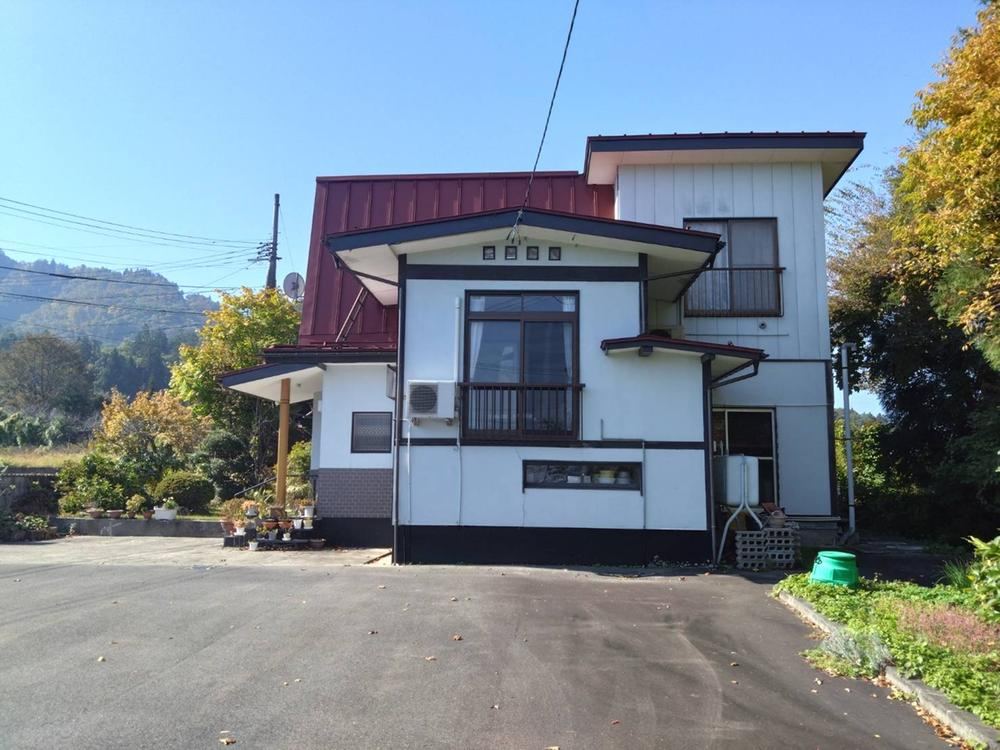 Spacious 8DK House in Toyama Town - Photo 1