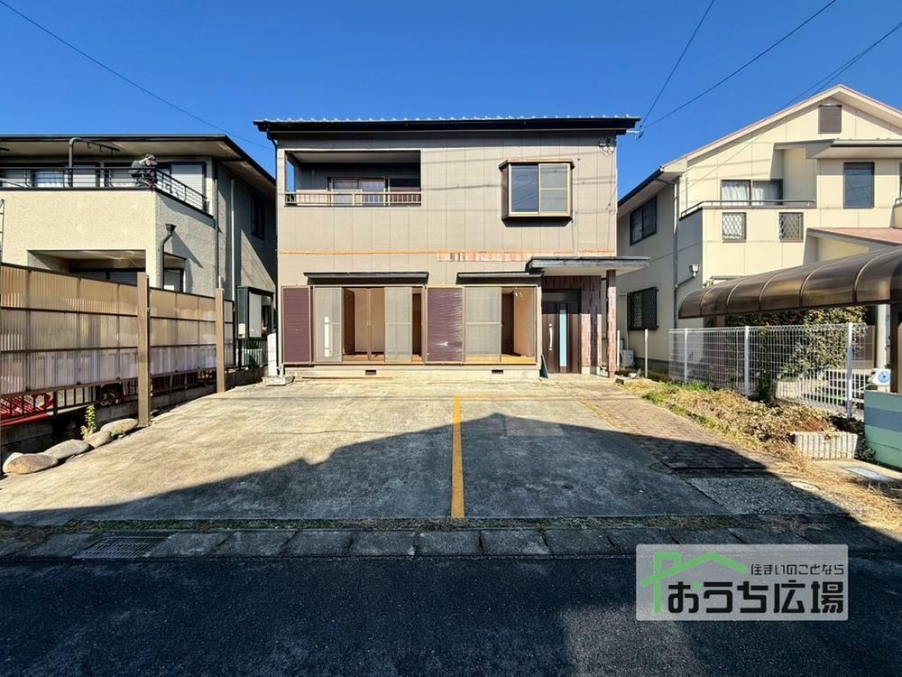 Spacious 6LDK House with Corner Lot in Aisai - Photo 1