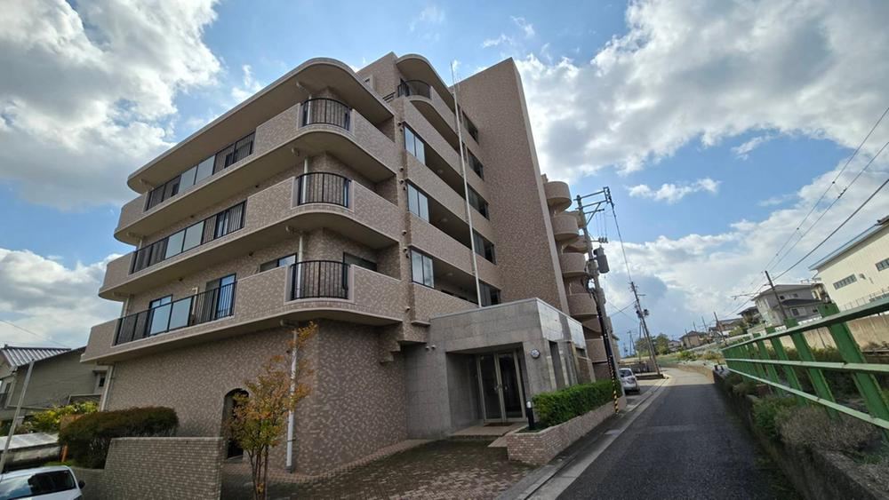 3LDK apartment in Nishi Ward, Niigata - Photo 1