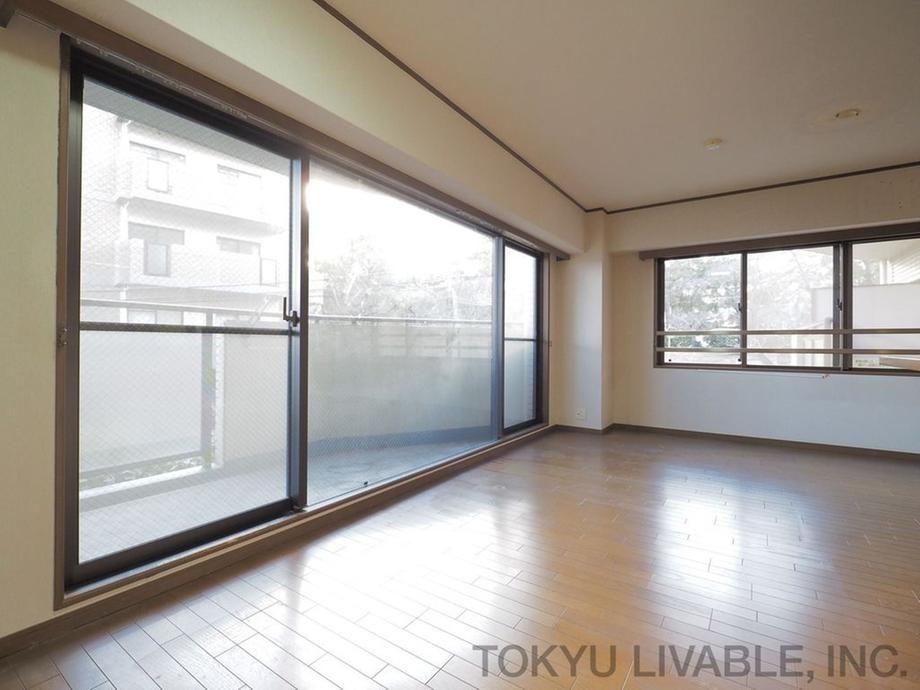 3LDK apartment in Nishinomiya, Hyogo - Photo 1