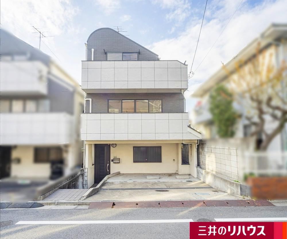 Modern 3LDK House in Setagaya with Ample Storage - Photo 1