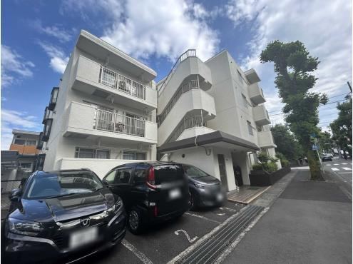 Modern 3LDK Apartment in Arima - Photo 1