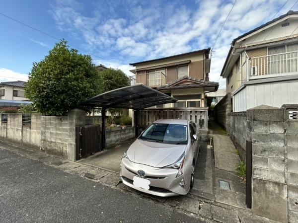 Renovated 6DK Home with Ample Parking - Photo 1