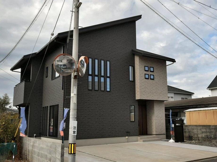 Spacious 4LDK House in Matsuyama - Photo 1