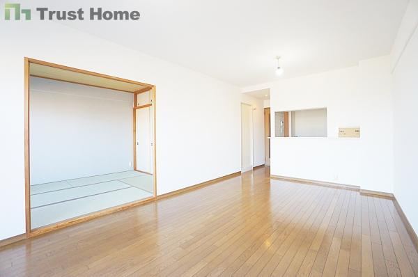 2LDK apartment in Akashi, Hyogo - Photo 1