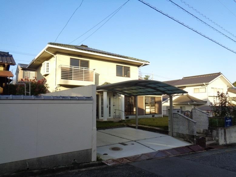 Modern 4LDK House with Carport in Soja City - Photo 1