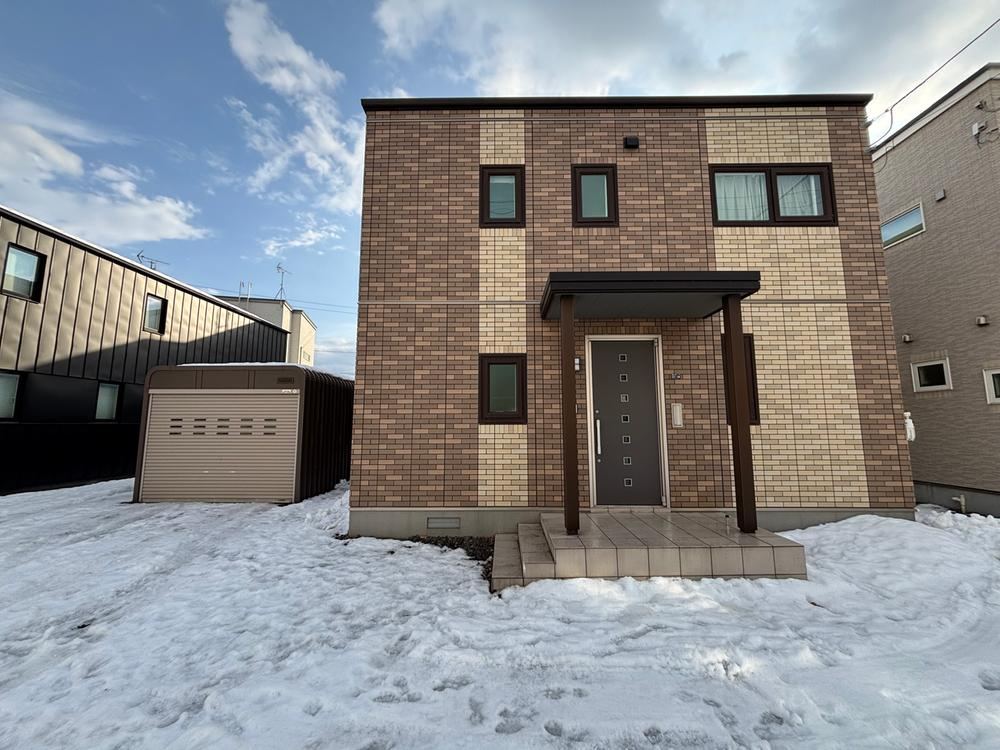 4LDK+S house in Teine Ward, Sapporo, Hokkaido - Photo 1
