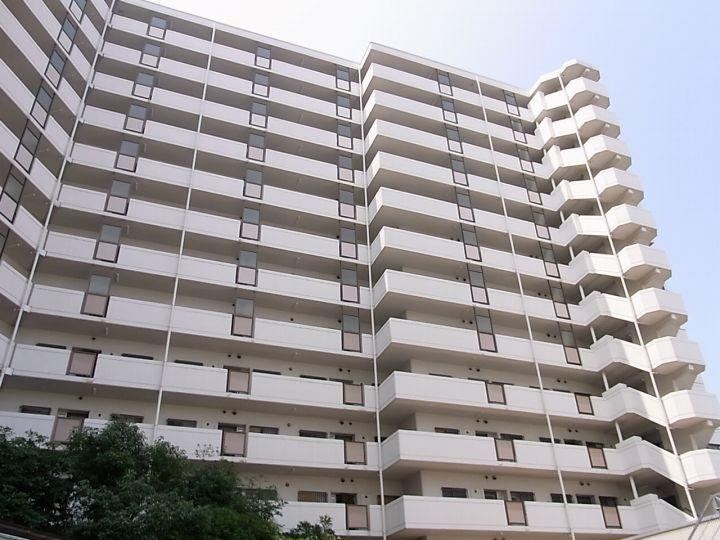 4LDK apartment in Naka Ward, Hiroshima - Photo 1