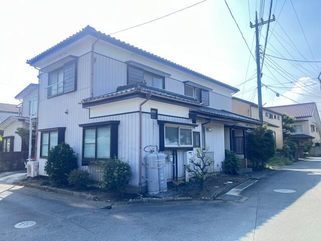 6LDK Home with Ample Natural Light in Tsuchiura - Photo 1