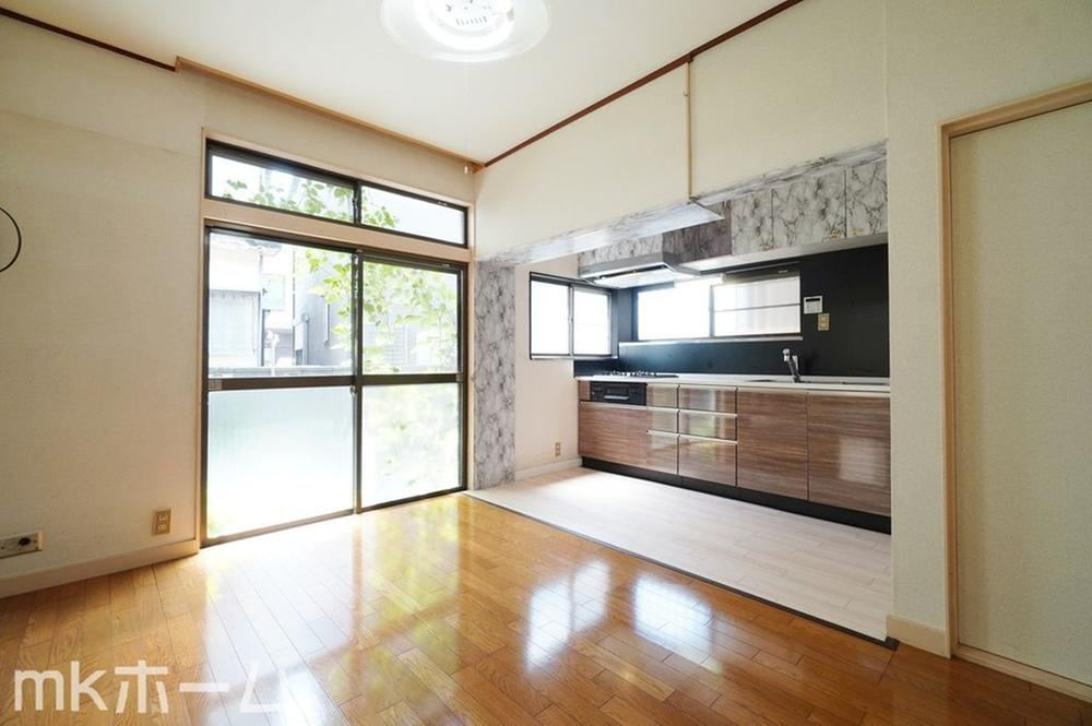 Immediate Viewing Available for This 4LDK House - Photo 1