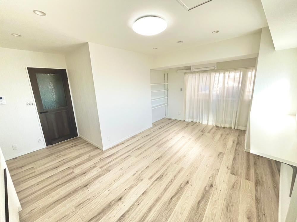 Well-Located 2LDK Apartment Near Kitasenju Station - Photo 1