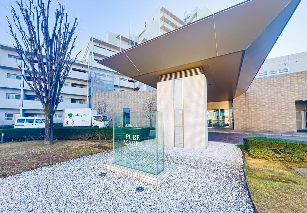 Bright 4LDK Apartment with Pet-Friendly Policy in Hachioji - Photo 1