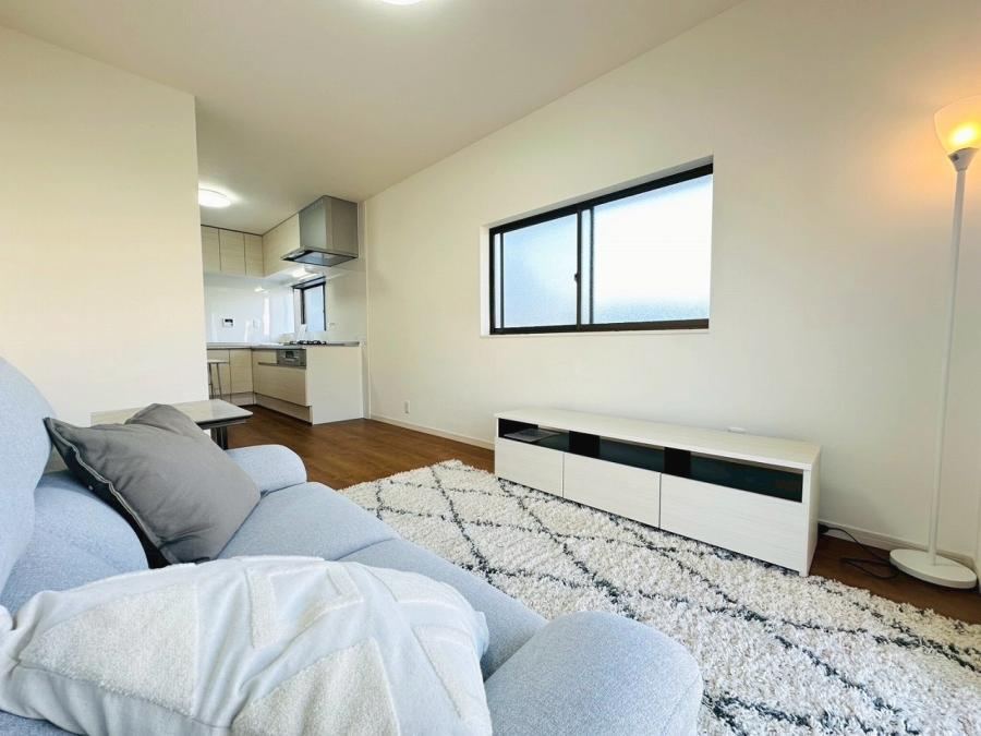 Recently Renovated 3LDK House in Tomio Motomachi - Photo 1