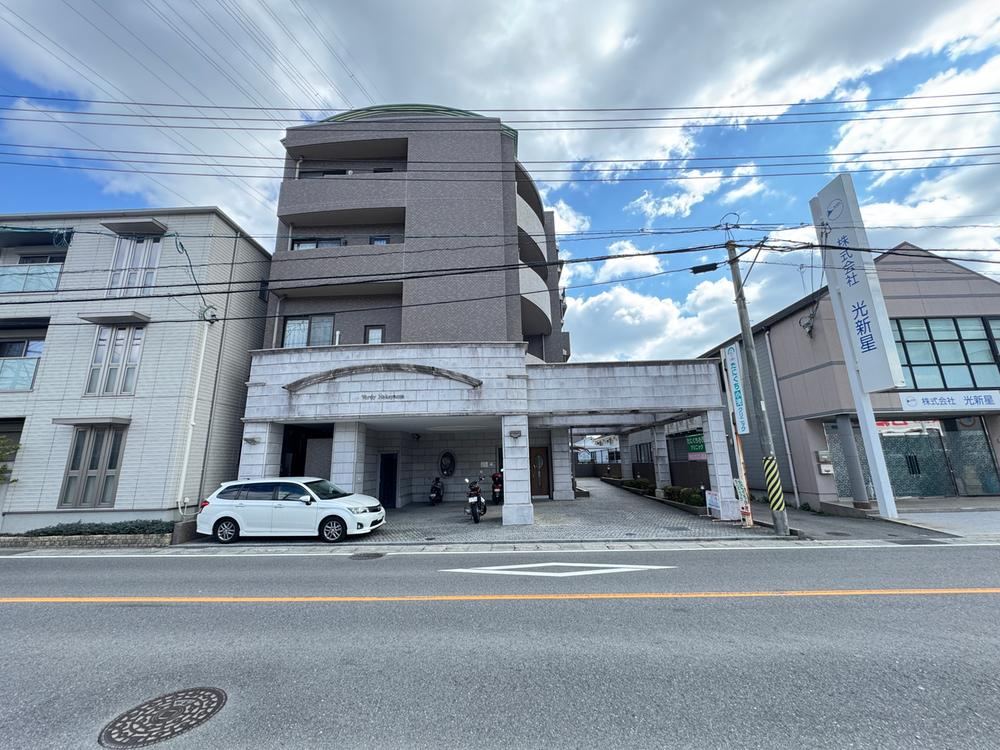 4LDK apartment in Higashi Ward, Hiroshima - Photo 1