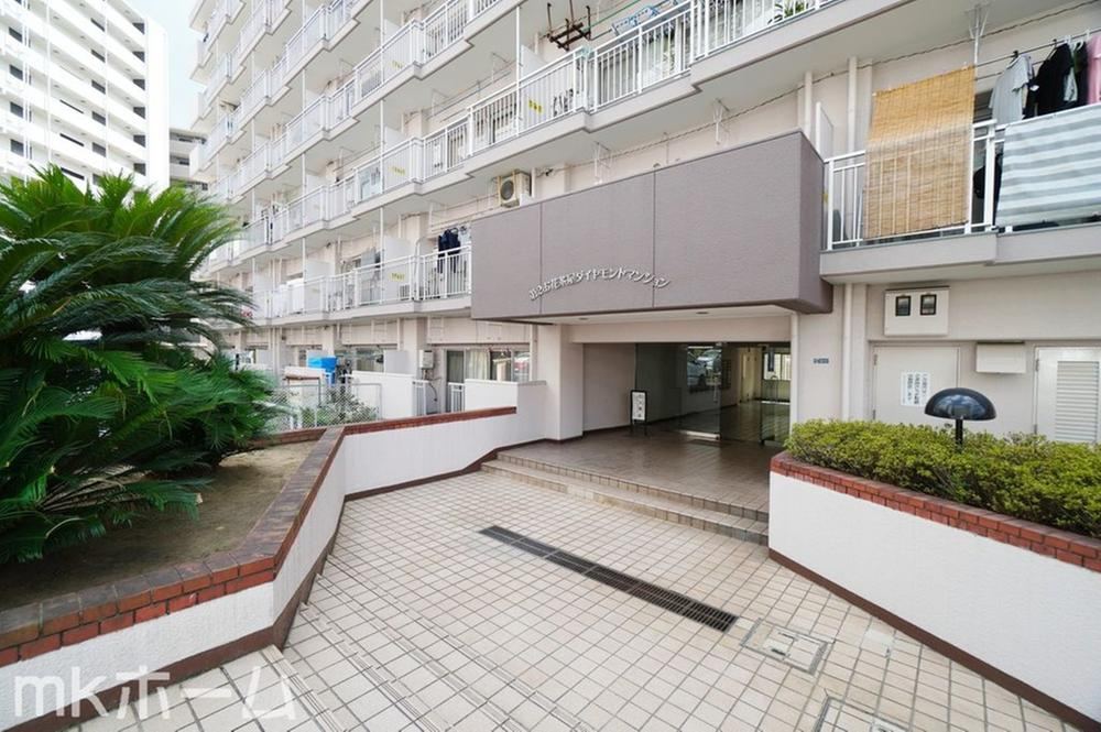 Updated 2LDK Apartment with Great Amenities - Photo 1