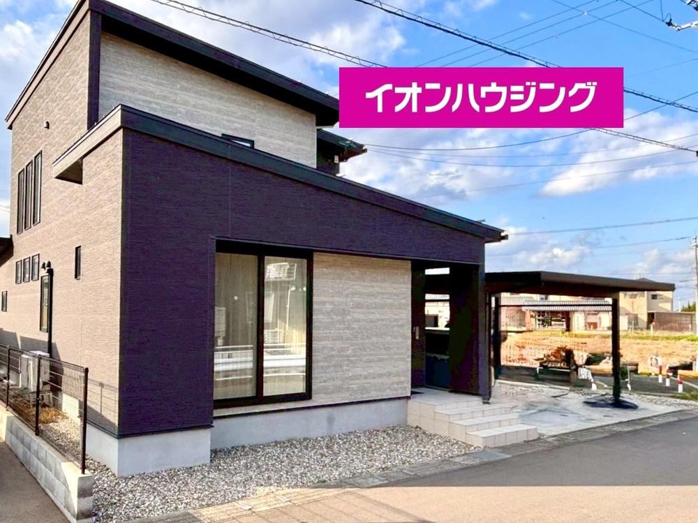 Modern 3LDK House with Solar Panels in Fukui City - Photo 1