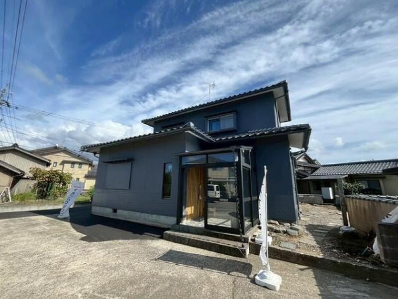 Renovated Home with Parking in Nomi City - Photo 1
