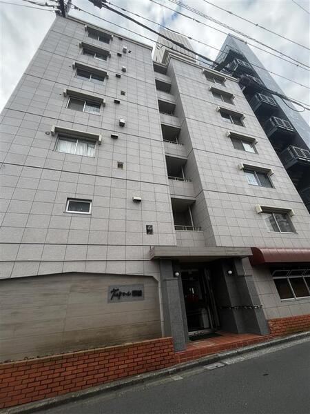 2DK apartment in Chuo Ward, Tokyo - Photo 1