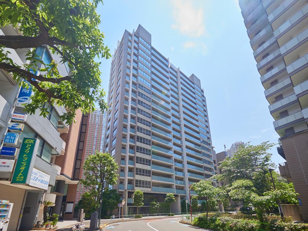 2LDK apartment in Minato Ward, Tokyo - Photo 1