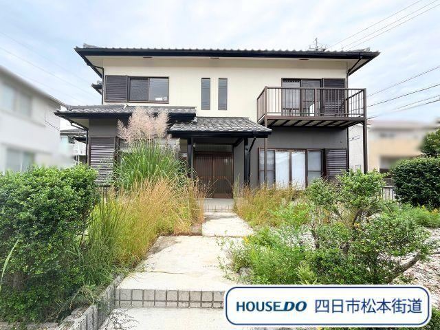 5LDK Renovated Corner Lot Home in Yokkaichi - Photo 1