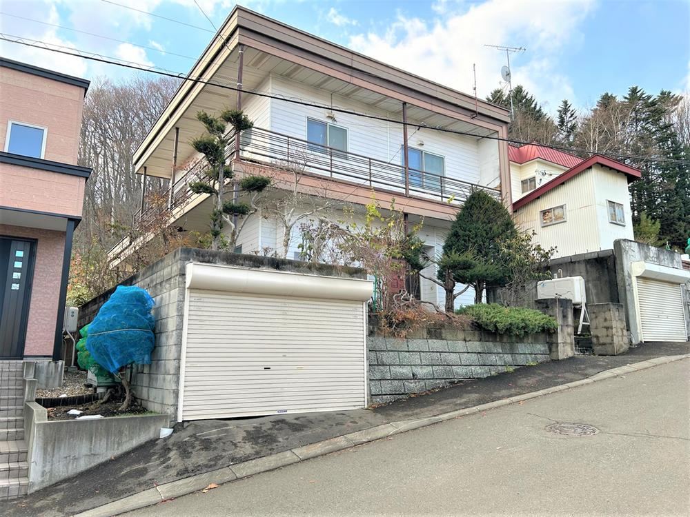 354 m² land in Nishi Ward, Sapporo, Hokkaido - Photo 1