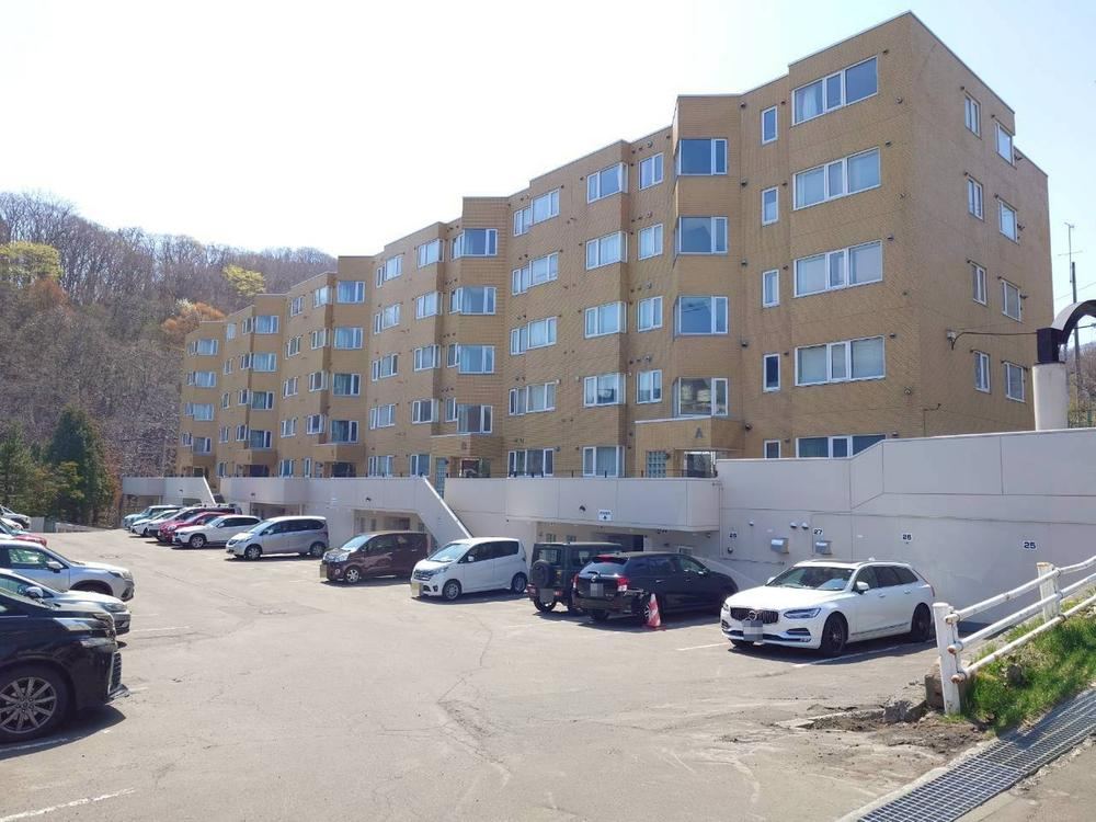 3LDK+S apartment in Chuo Ward, Sapporo, Hokkaido - Photo 1