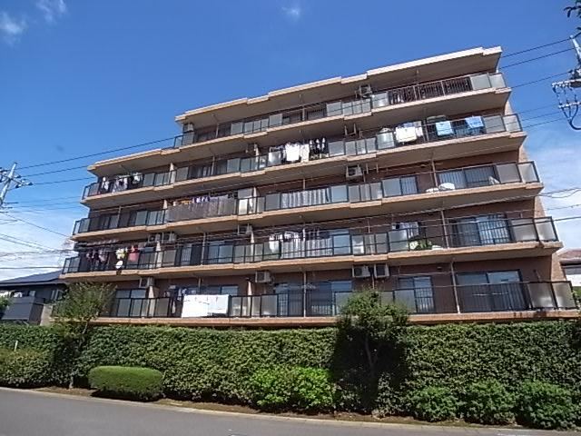 Sunny 3LDK Southeast Corner Apartment - Photo 1