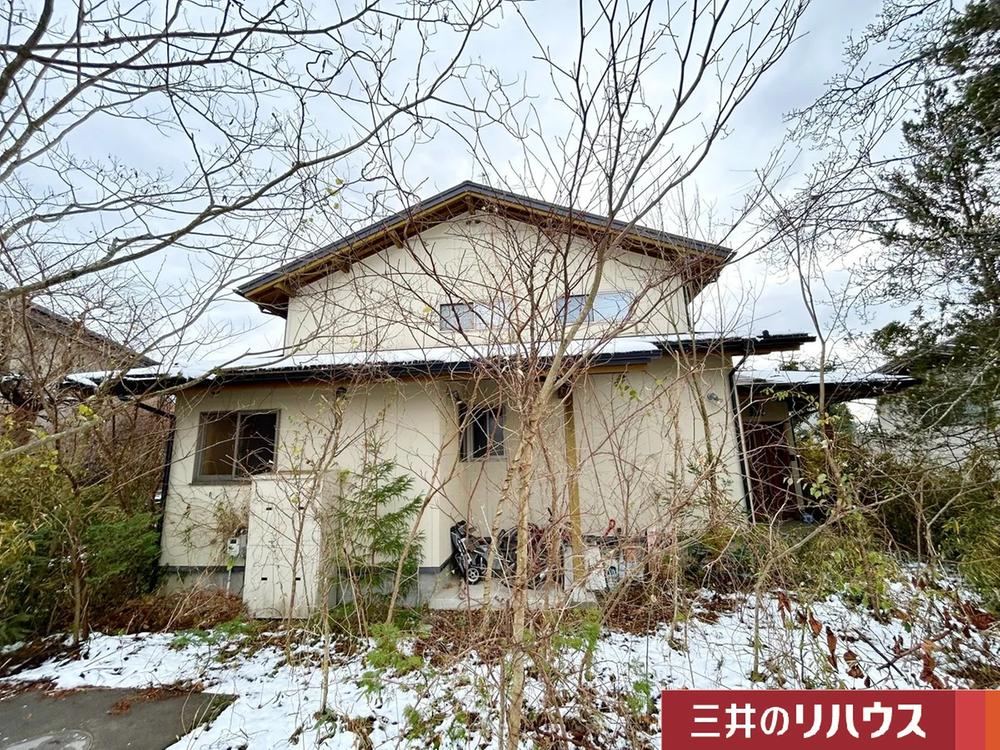 Spacious 4LDK House with Mountain Views in Izumi-ku - Photo 1
