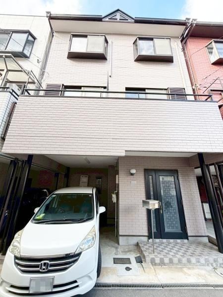 4LDK House with Future Renovation in Suita - Photo 1