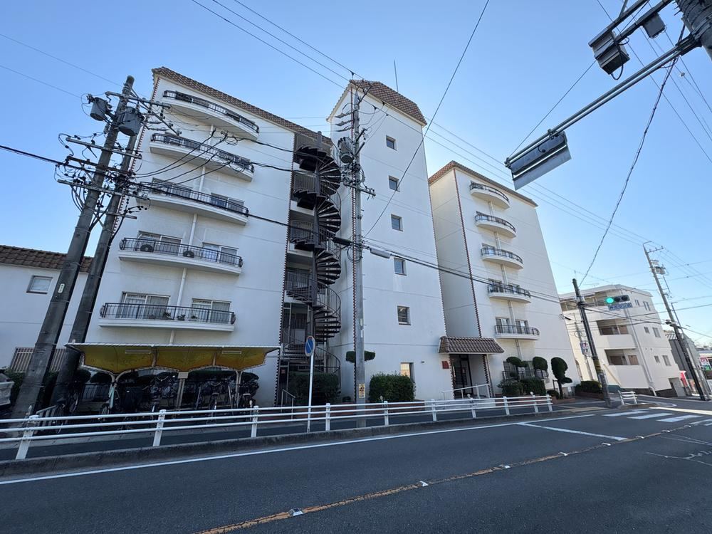 2LDK apartment in Tempaku Ward, Nagoya, Aichi - Photo 1