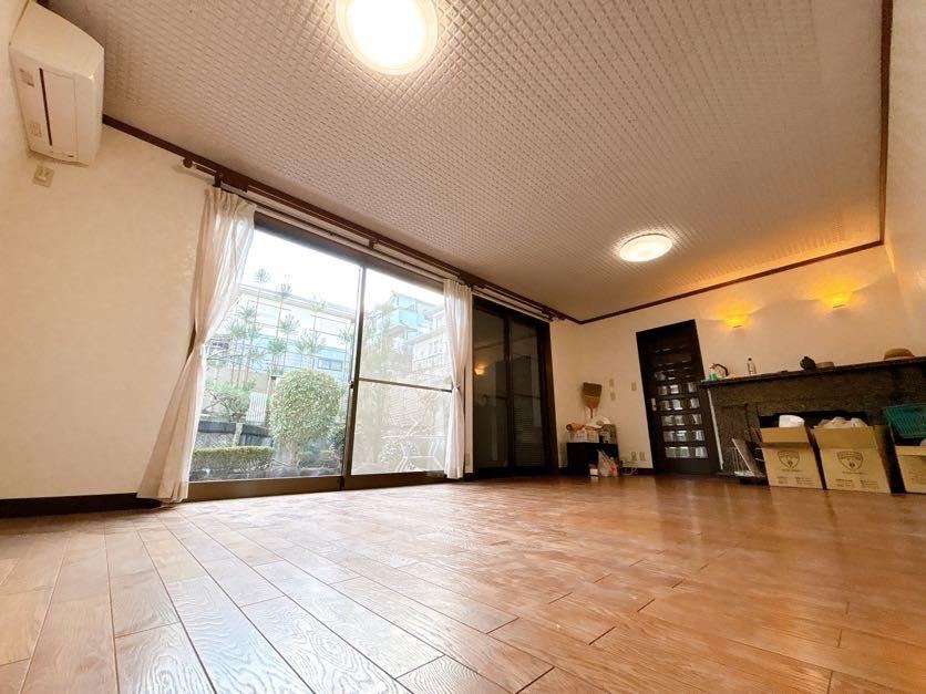 Spacious 6LDK House with Large Garden in Ikoma - Photo 1