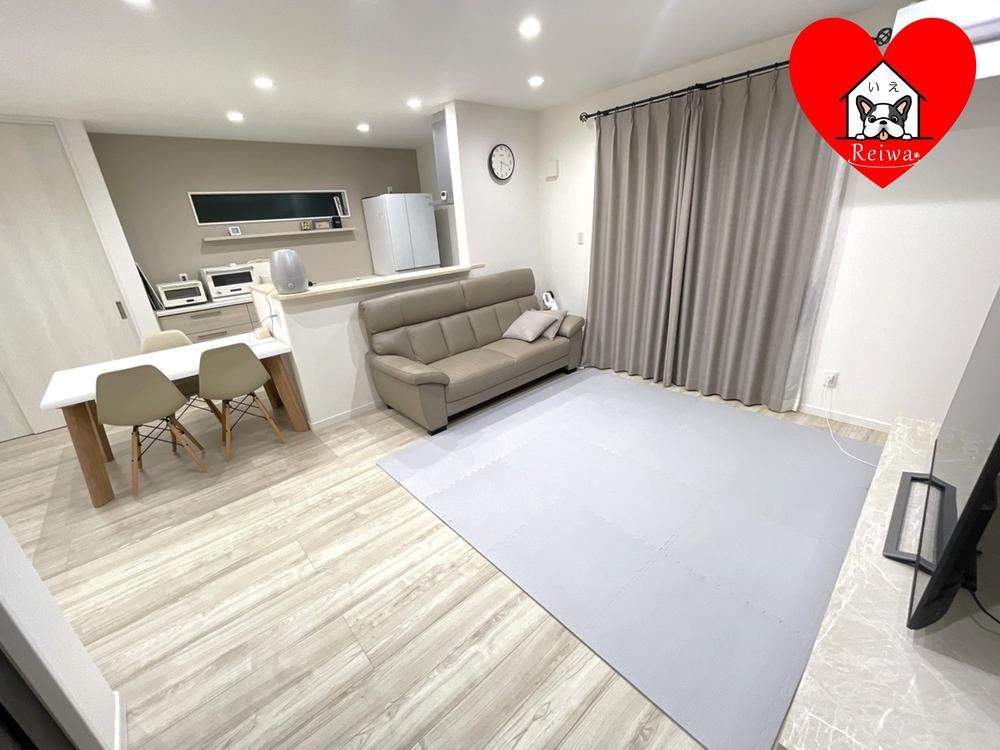 Spacious 4LDK Home with Modern Interior in Oita City - Photo 1