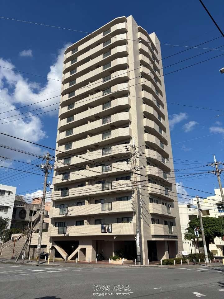 2LDK apartment in Naha, Okinawa - Photo 1