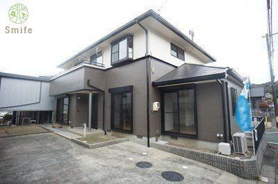 Renovated 5LDK Home with Three-Car Parking - Photo 1