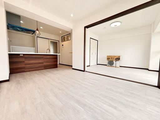 Renovated 3LDK Apartment with Immediate Viewing Available - Photo 1
