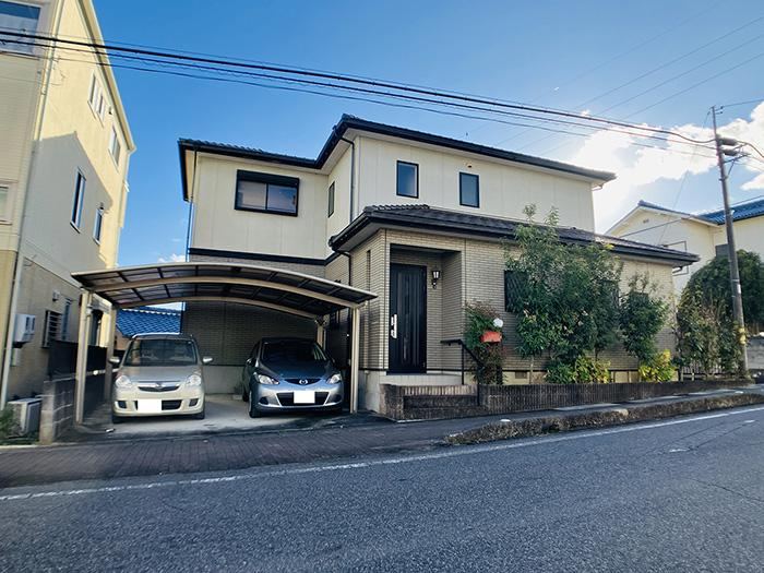 Stylish 4LDK House with High Ceilings - Photo 1