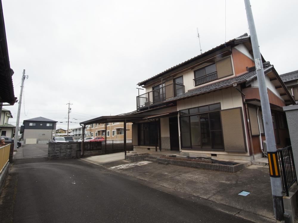 Spacious 5DK Home Near Nijuken Station - Photo 1