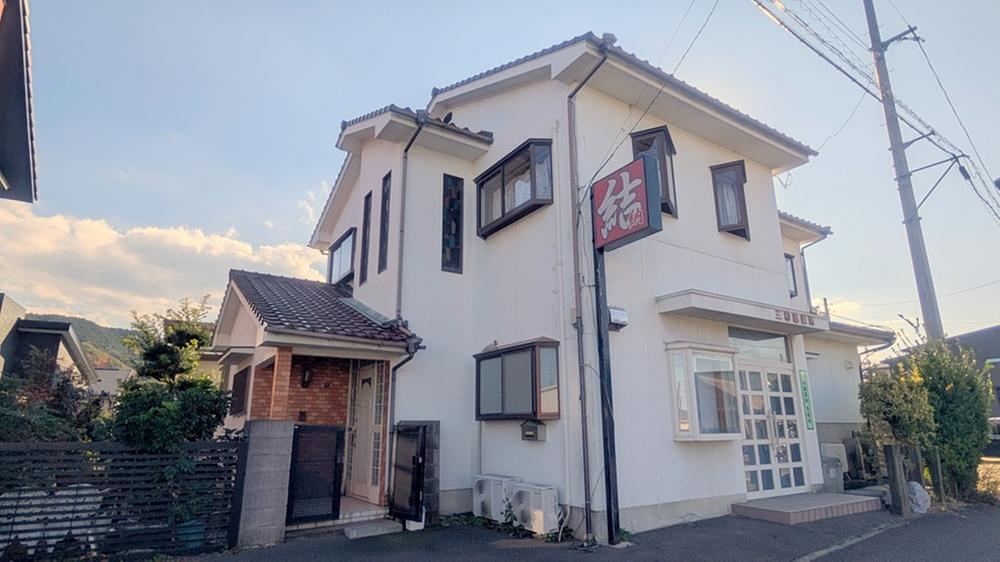 Family-Friendly 5LDK Home Near School in Niihama - Photo 1