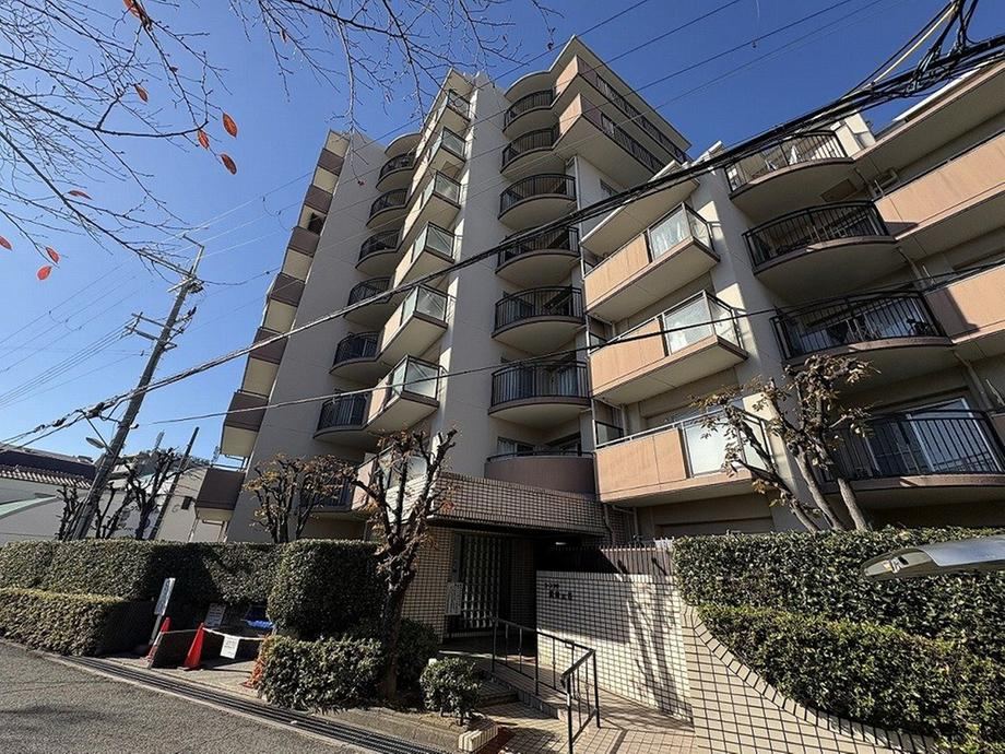 3LDK apartment in Amagasaki, Hyogo - Photo 1
