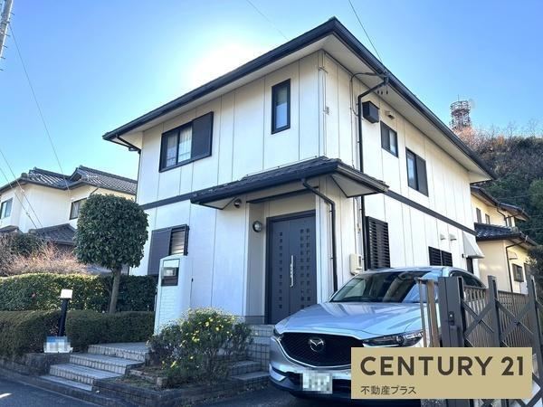 Renovated 3LDK+S House with Spacious Land in Higashiura Town - Photo 1