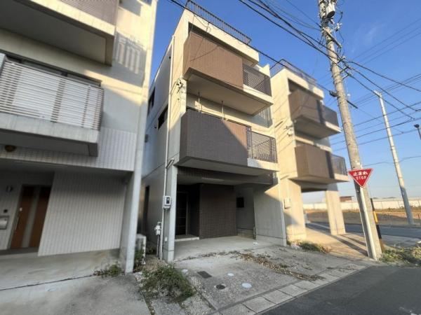 Stylish 3LDK House with Rooftop in Toyohashi - Photo 1